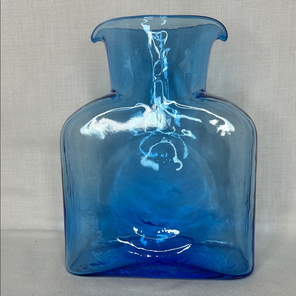 Blenko Glass Blue Dbl Spout Water Bottle 384 Vase Decor 8”x6.25”. Art Sculpture